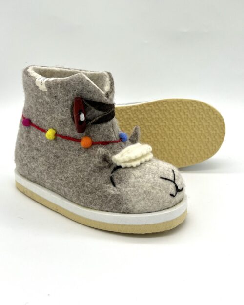 Лам гөрөөс загвар түрүүтэй, ултай загвар