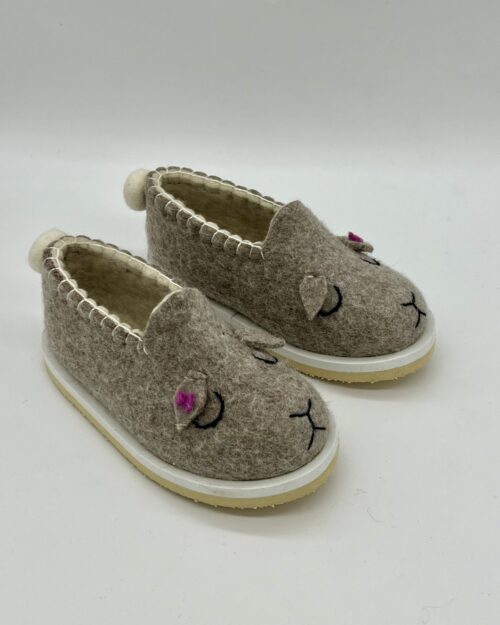 Саарал хонь түрийгүй, ултай загвар